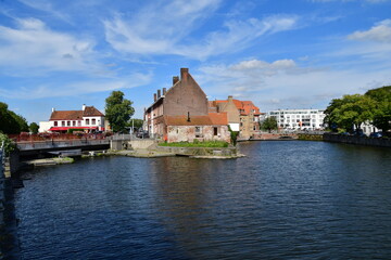 Obraz premium VISTAS DE LOS CANALES DE BRUJAS, BÉLGICA