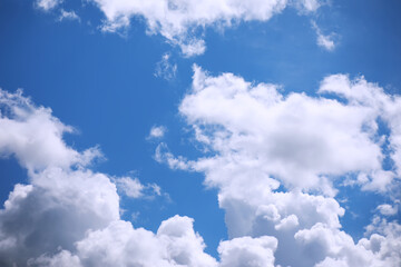 Obraz premium The sky is blue with clouds, beautiful by nature.