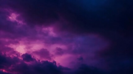 Obraz premium Close-up of the sky at twilight, deep indigo tones blending with the last hints of daylight, high-resolution detail, dramatic bokeh effect in the background