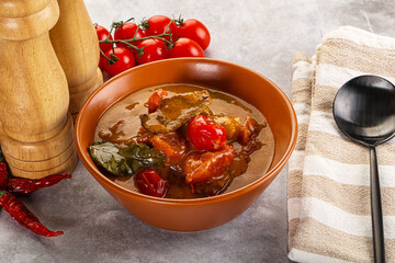 Yellow Thai curry with beef
