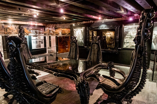 Le HR Giger Museum dans la Cit&eacute; m&eacute;di&eacute;vale de Gruy&egrave;res