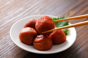 梅干し　pickled plums