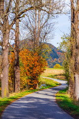 Droga na Krzyżną Górę, Rudawy Janowickie jesienną porą