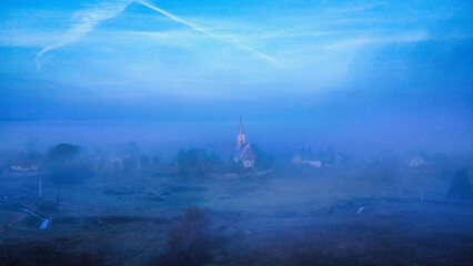 Obraz premium misty morning in the village