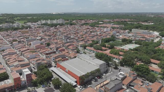 Imagem a&eacute;reade drone de supermercado no bairro Cidade 2000, em Fortaleza, Cear&aacute;.