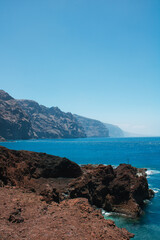 Dramatische Felsklippen an der Küste von Los Gigantes, Teneriffa
