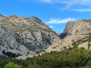 Fototapeta premium Velika Paklenica Canyon, Starigrad (Paklenica National Park, Croatia) - Die Schlucht von Velika Paklenica (Nationalpark Paklenica, Kroatien) - Kanjon Velike Paklenice (Nacionalni park Paklenica)