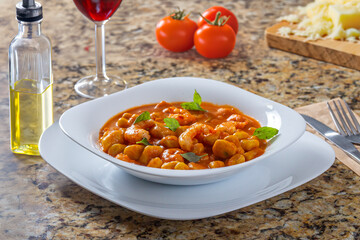 pasta with tomato sauce