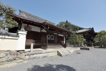Fototapeta premium 清涼寺 薬師寺の薬師堂 京都市右京区嵯峨