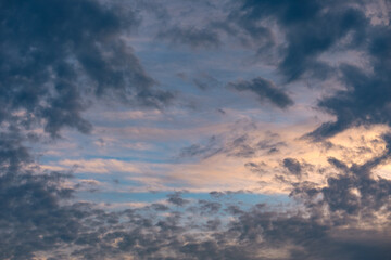 Obraz premium cloudy afternoon sky