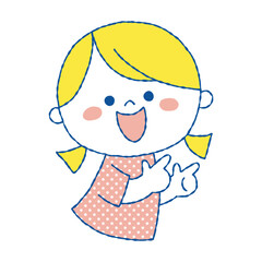 両手で指さしをする笑顔の女の子