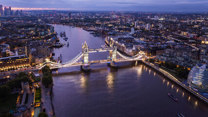 Fototapeta premium Bustling cityscape of London, UK