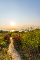 Ein wunderschöner Sonnenuntergang am Störmthaler See im Spätsommer