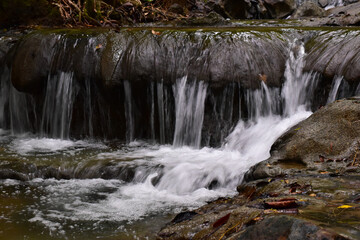 Obraz premium Visit the waterfall for additional refreshment