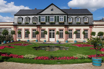 Orangerie am Schloss in Bad Homburg vor der Höhe und Kirchtürme Erlöserkirche