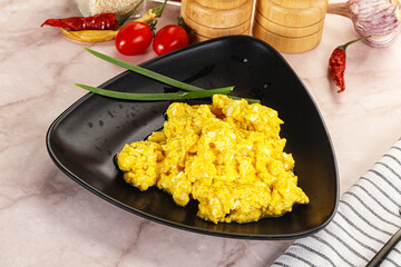 Scrambled egg in the bowl