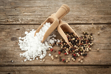 Coarse salt and mixed peppercorns