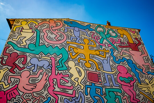 La fresque g&eacute;ante Tuttomondo de Keith Haring &agrave; Pise