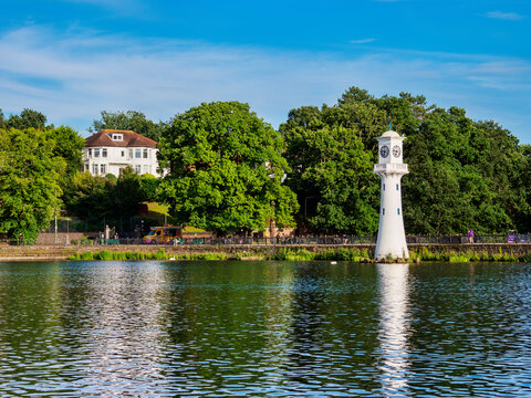 The Scott Memorial Lighthouse at Roath Park Lake, Cardiff, Wales, United Kingdom, Europe