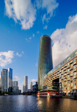 Millwall Inner Dock and Arena Tower, Isle of Dogs, London, England, United Kingdom, Europe