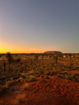 Sunrise in Uluru 4
