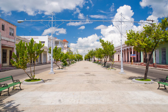 Paseo El Prado leading through the city centre, Cienfuegos City, Cuba, West Indies, Caribbean, Cental America
