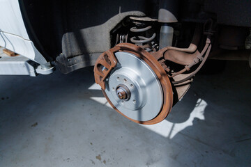 自動車のホイールを外した