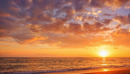 Fototapeta premium Breathtaking Sunrise Over a Powerful Ocean