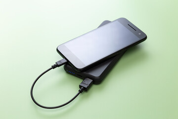 スマホとモバイルバッテリー