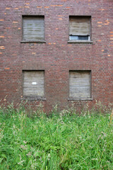 Fassade eines leerstehenden Hauses