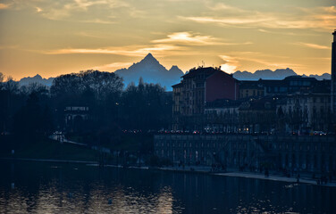 Obraz premium City and sunset