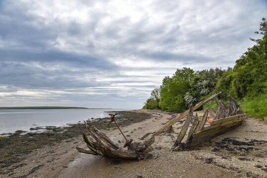 Bootswrack am Strand bei Saltmills / Irland