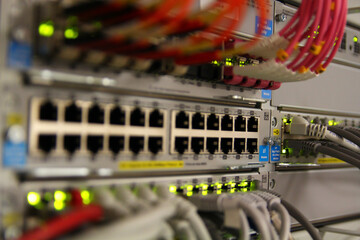 Naklejka premium Netzwerk Infrastruktur - Switches in Betrieb