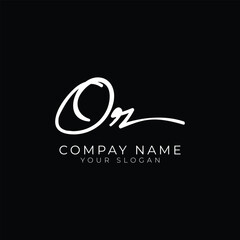 Obraz premium O R initial letter handwriting and signature logo. OR hand drawn calligraphy lettering vector for real estate, beauty, photography, letter logo design