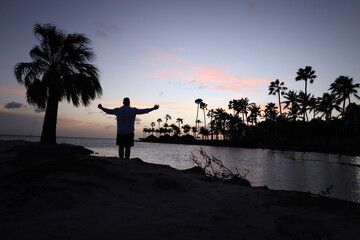 ATARDECER EN LA PLAYA 