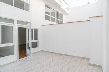 patio interno  de departamento 