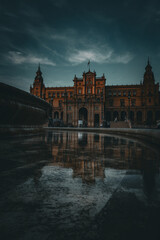Fototapeta premium Couché de soleil sur la place d'Espagne de Séville 