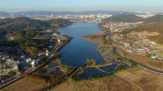 아산시 신정호수의 가을풍경