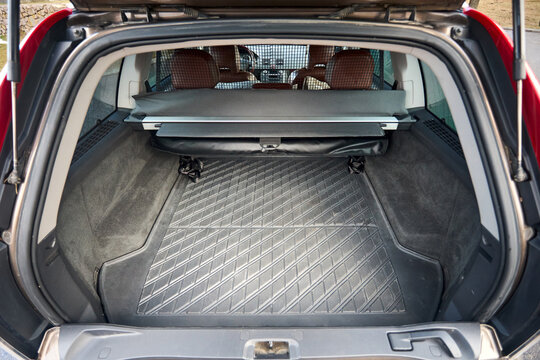 Berlin - October 2021:: Volvo XC90 2.5 1st generation Twilight Bronze 2002-20014 restyling 4WD 4wheel 4x4 SUV interior. Opened empty clean trunk.