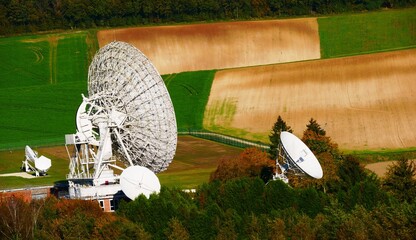 Paraboles de la station de télécommunication spatiale de Bercenay-en-Othe dans l'Aube. France Europe © CHRISTINE