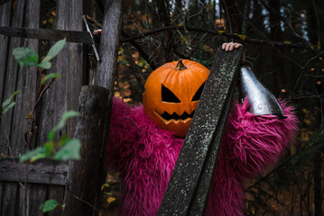 Peeping pumpkin