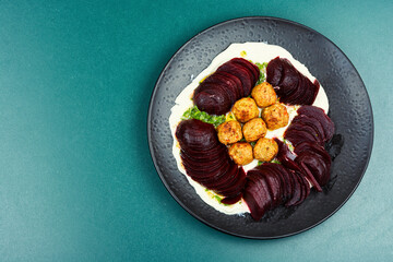 Diet falafel and beetroot.