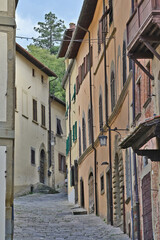 Arezzo, le strade, i vicoli i palazzi e le torri del centro storico - Toscana