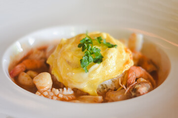 Omelet rice with shrimp and coriander