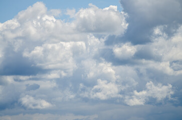 Obraz premium Bright sky with a lot of clouds