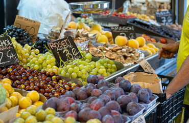 different fruits on the market counter