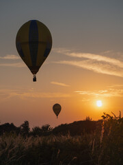Balony na niebie w Lesznie o zachodzie słońca © Bartosz