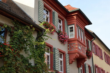 Hausfassaden in der Altstadt von Burkheim