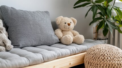 落ち着いた雰囲気の保育室を演出する、豪華な装飾とグレーのテキスタイルを使用した居心地の良いスカンジナビア風の子供部屋