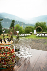 catering, services, food delivery, serving